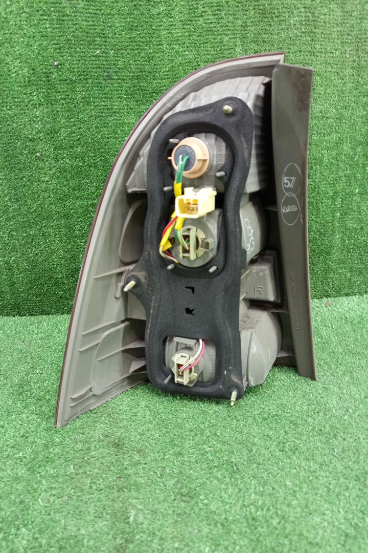 Стоп-сигнал правый задний TOYOTA COROLLA FIELDER NZE121G, ZZE123G, ZZE124G, ZZE122G, NZE124G 3 ракурс