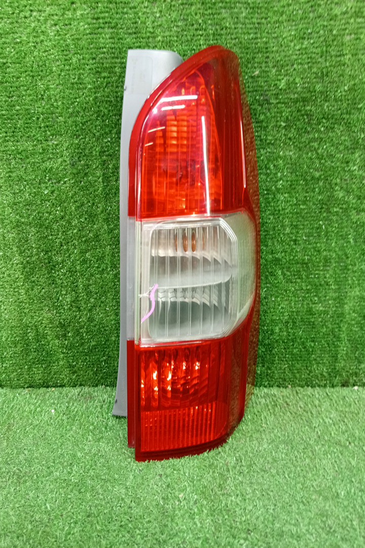 Стоп-сигнал правый задний TOYOTA PROBOX, SUCCEED NSP160V, NCP160V, NCP165V, NHP160V 1 ракурс