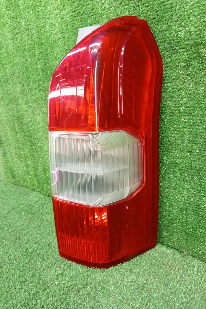 Стоп-сигнал правый задний TOYOTA PROBOX, SUCCEED NSP160V, NCP160V, NCP165V, NHP160V 2 ракурс