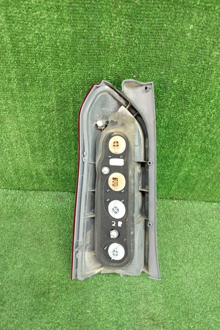 Стоп-сигнал правый задний TOYOTA PROBOX, SUCCEED NSP160V, NCP160V, NCP165V, NHP160V 4 ракурс