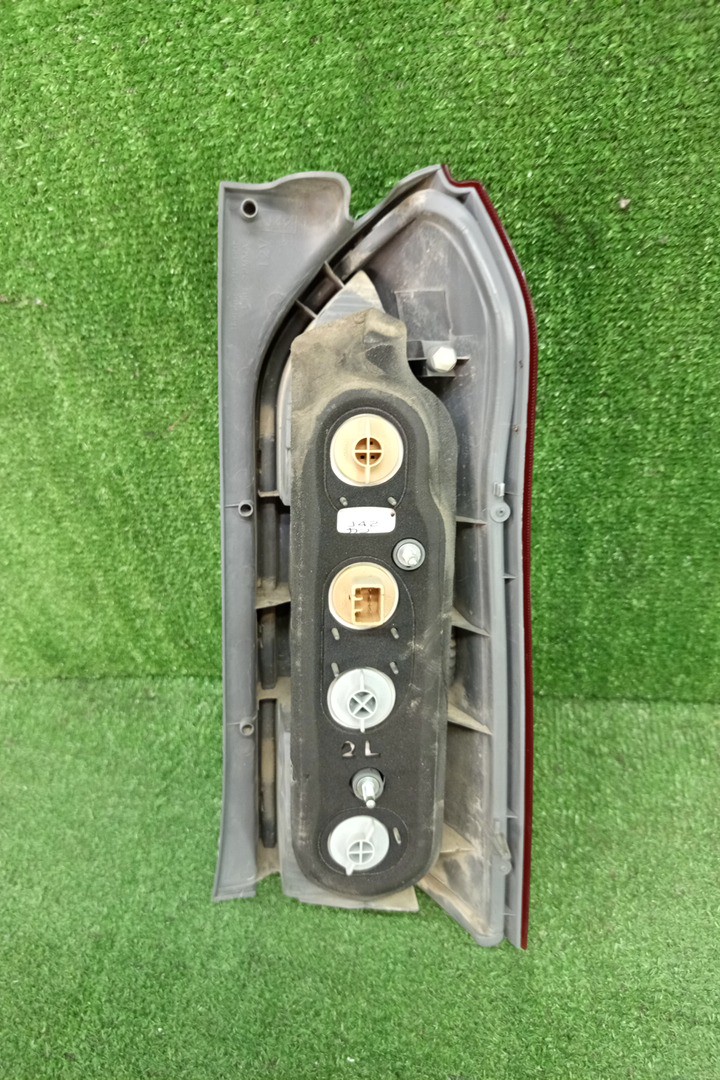 Стоп-сигнал левый задний TOYOTA PROBOX, SUCCEED NSP160V, NCP160V, NCP165V, NHP160V 3 ракурс