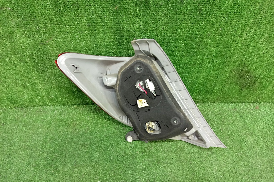 Стоп-сигнал правый задний TOYOTA VITZ, YARIS KSP130, NSP130, NSP135, NCP131 4 ракурс