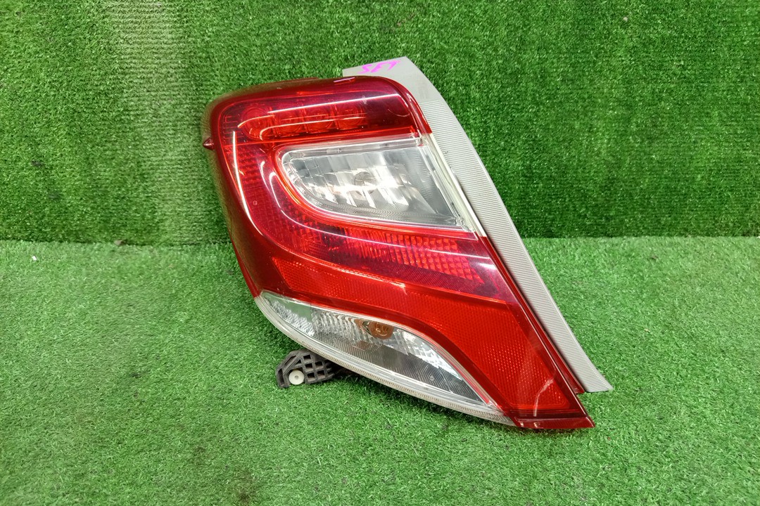Стоп-сигнал левый задний TOYOTA VITZ, YARIS KSP130, NSP130, NSP135, NCP131 1 ракурс