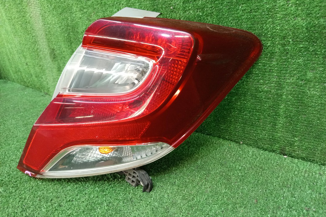 Стоп-сигнал правый задний TOYOTA VITZ, YARIS KSP130, NSP130, NSP135, NCP131 2 ракурс