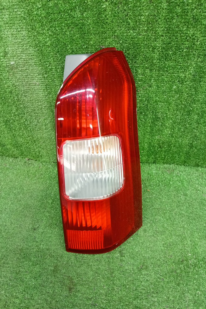 Стоп-сигнал правый задний TOYOTA PROBOX NCP51V, NCP58G, NCP55V, NCP50V, NCP59G, NLP51 1 ракурс