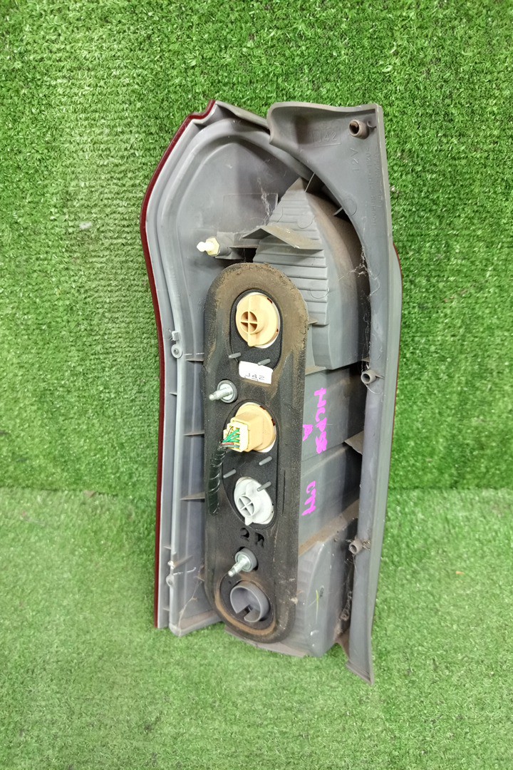 Стоп-сигнал правый задний TOYOTA PROBOX NCP51V, NCP58G, NCP55V, NCP50V, NCP59G, NLP51 2 ракурс