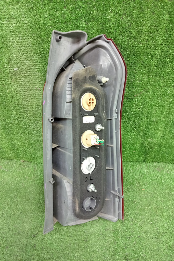 Стоп-сигнал левый задний TOYOTA PROBOX NCP51V, NCP58G, NCP55V, NCP50V, NCP59G, NLP51 2 ракурс