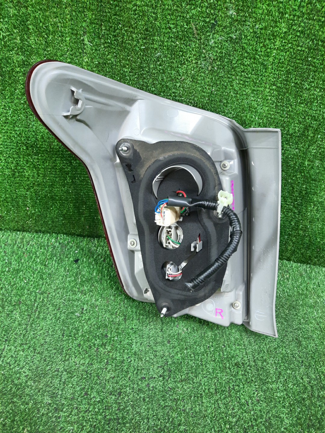 Стоп-сигнал правый задний TOYOTA COROLLA FIELDER, FIELDER ZRE144G, ZRE142G, NZE144G, NZE141G 4 ракурс