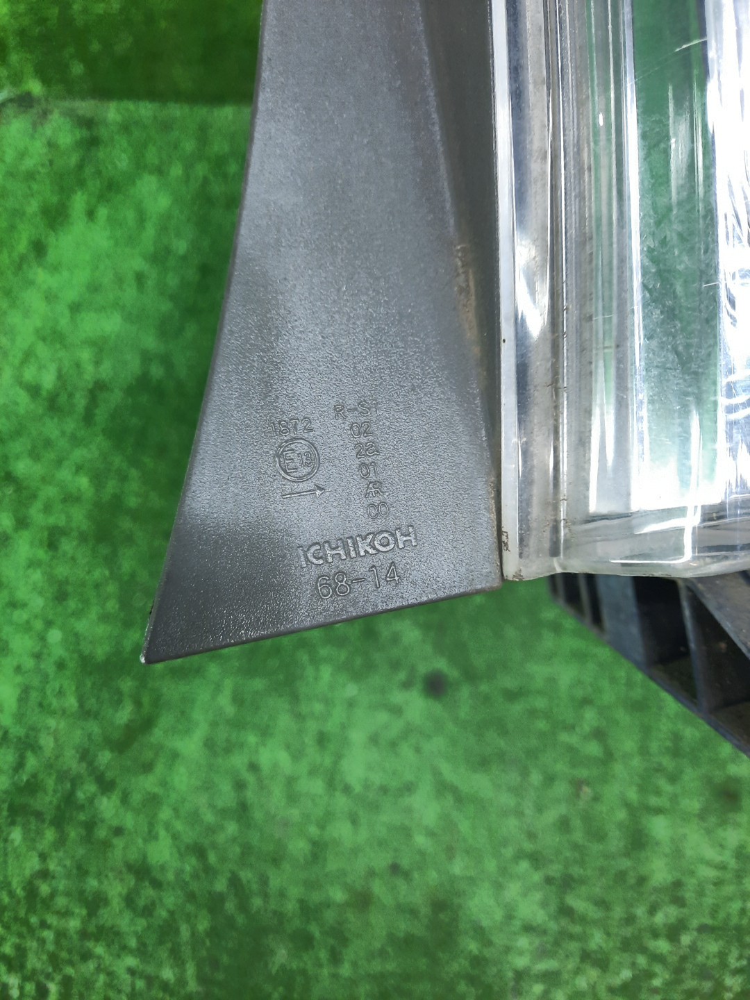 Стоп-сигнал правый задний TOYOTA WISH ZRE152N, S500U, ZNE10, ZNE14, ANE10G, ZNE10G, ANE11W, ZNE14G 3 ракурс