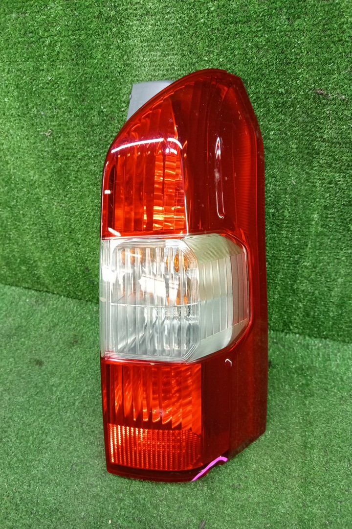 Стоп-сигнал правый задний TOYOTA PROBOX, SUCCEED NSP160V, NCP160V, NCP165V, NHP160V 1 ракурс