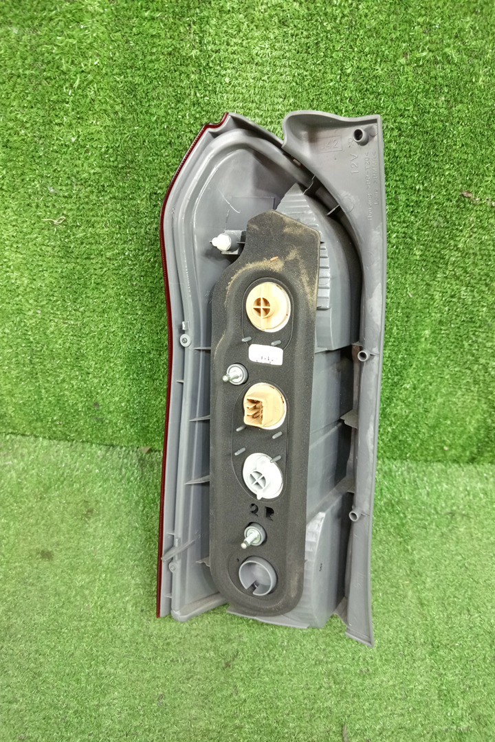 Стоп-сигнал правый задний TOYOTA PROBOX, SUCCEED NSP160V, NCP160V, NCP165V, NHP160V 3 ракурс