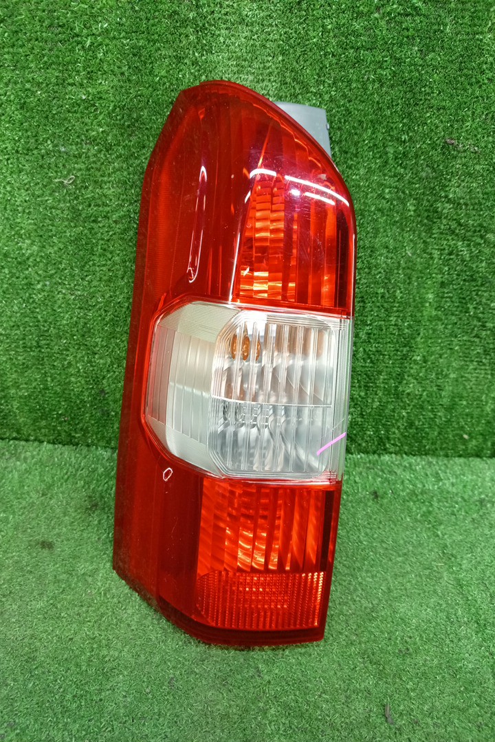Стоп-сигнал левый задний TOYOTA PROBOX, SUCCEED NSP160V, NCP160V, NCP165V, NHP160V 1 ракурс
