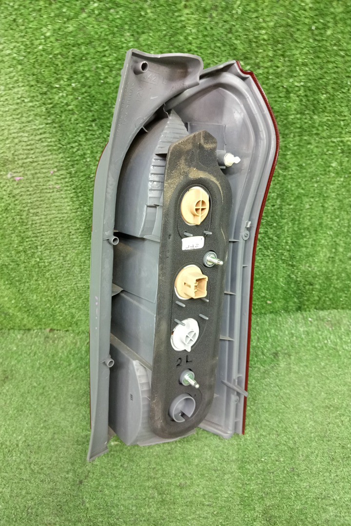 Стоп-сигнал левый задний TOYOTA PROBOX, SUCCEED NSP160V, NCP160V, NCP165V, NHP160V 4 ракурс