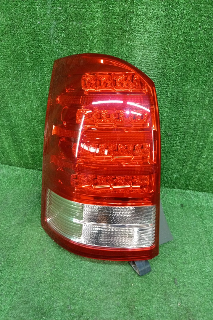 Стоп-сигнал левый задний TOYOTA WISH ZRE152N, S500U, ZNE10, ZNE14, ANE10G, ZNE10G, ANE11W, ZNE14G 1 ракурс