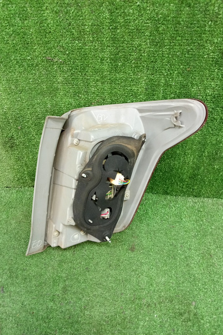 Стоп-сигнал левый задний TOYOTA COROLLA FIELDER, FIELDER ZRE144G, ZRE142G, NZE144G, NZE141G 3 ракурс