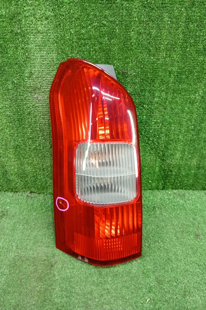 Стоп-сигнал левый задний TOYOTA PROBOX NCP51V, NCP58G, NCP55V, NCP50V, NCP59G, NLP51 1 ракурс