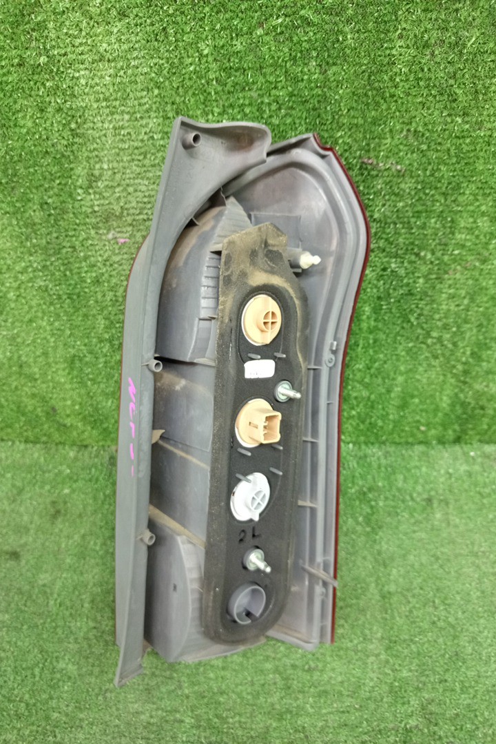 Стоп-сигнал левый задний TOYOTA PROBOX NCP51V, NCP58G, NCP55V, NCP50V, NCP59G, NLP51 3 ракурс