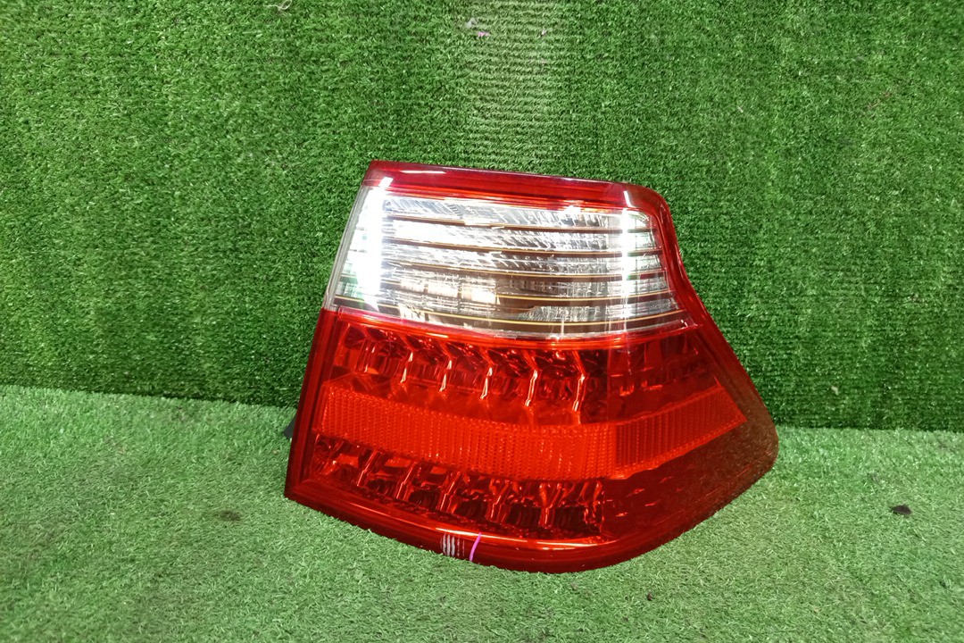 Стоп-сигнал правый задний TOYOTA CROWN GRS182, GRS180, GRS181, GRS183, GRS184 1 ракурс