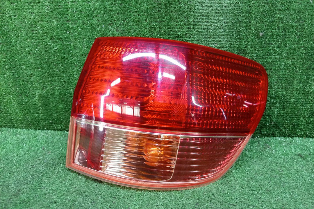 Стоп-сигнал правый задний TOYOTA VISTA ARDEO SV50G 1 ракурс