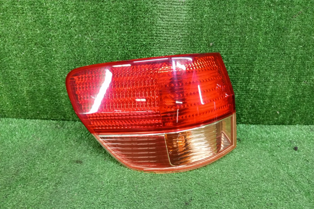 Стоп-сигнал левый задний TOYOTA VISTA ARDEO SV50G 1 ракурс