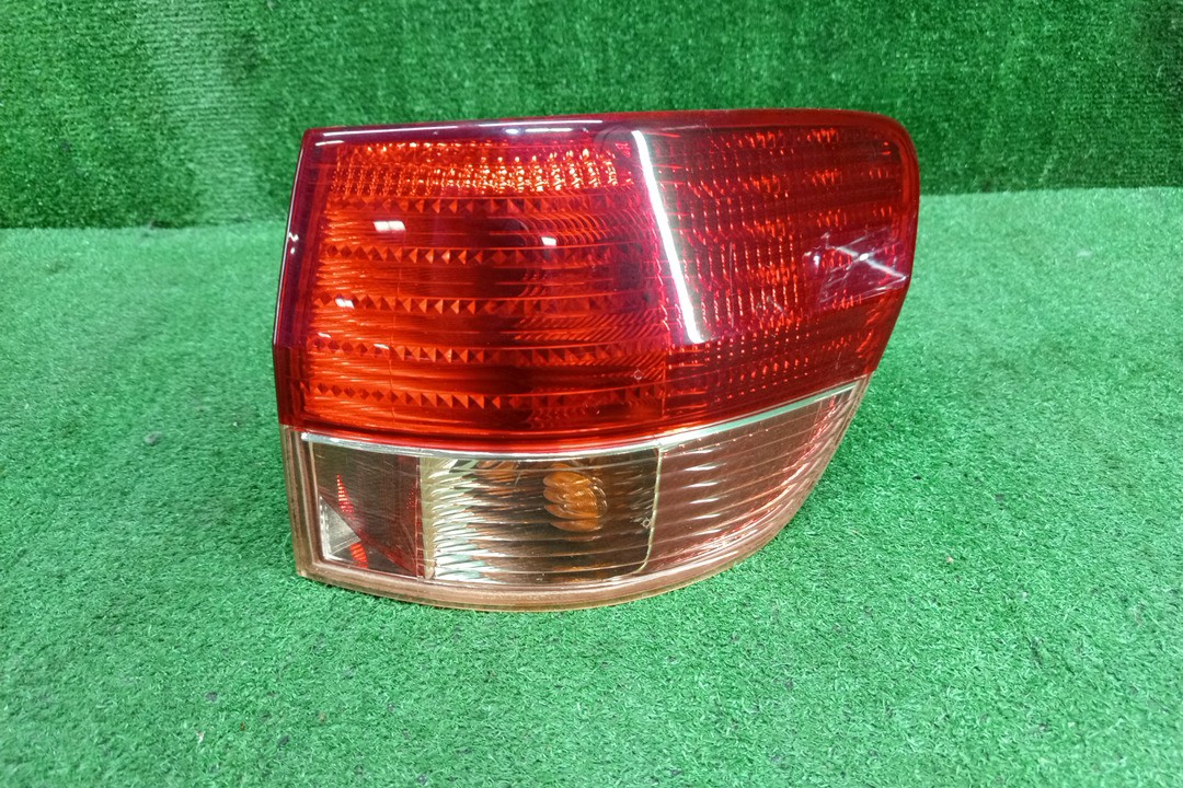 Стоп-сигнал правый задний TOYOTA VISTA ARDEO SV50G 1 ракурс