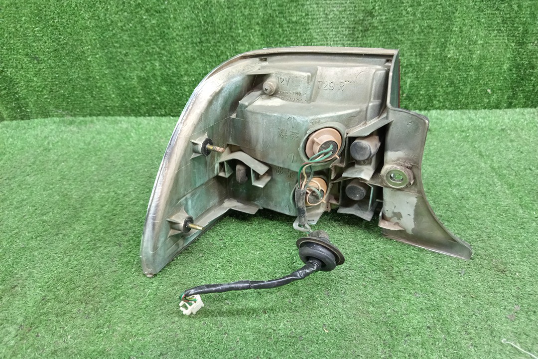 Стоп-сигнал правый задний TOYOTA CROWN JZS151, JZS155, GS151, LS151, JZS157, JZS153 2 ракурс
