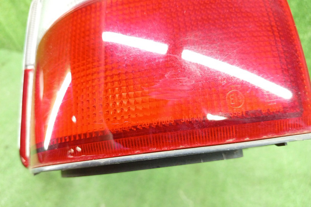Стоп-сигнал левый задний MITSUBISHI DELICA PD6W, PA3V, PA4W, PA5V, PA5W, PD4W, PD8W, PE8W, PF6W, PF8W, FE8W, PB5W, PD5V 3 ракурс