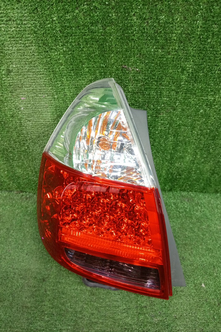 Стоп-сигнал левый задний HONDA FIT, JAZZ GD2, GD3, GD4, GD1 1 ракурс