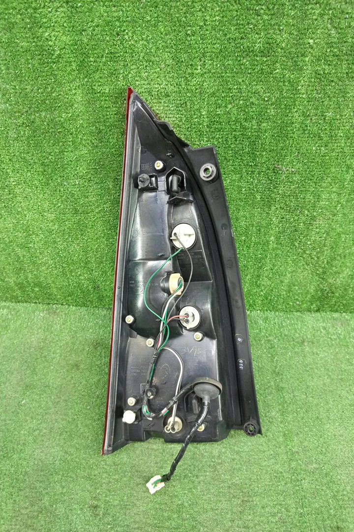 Стоп-сигнал правый задний MAZDA PREMACY CP8W, CPEW 2 ракурс