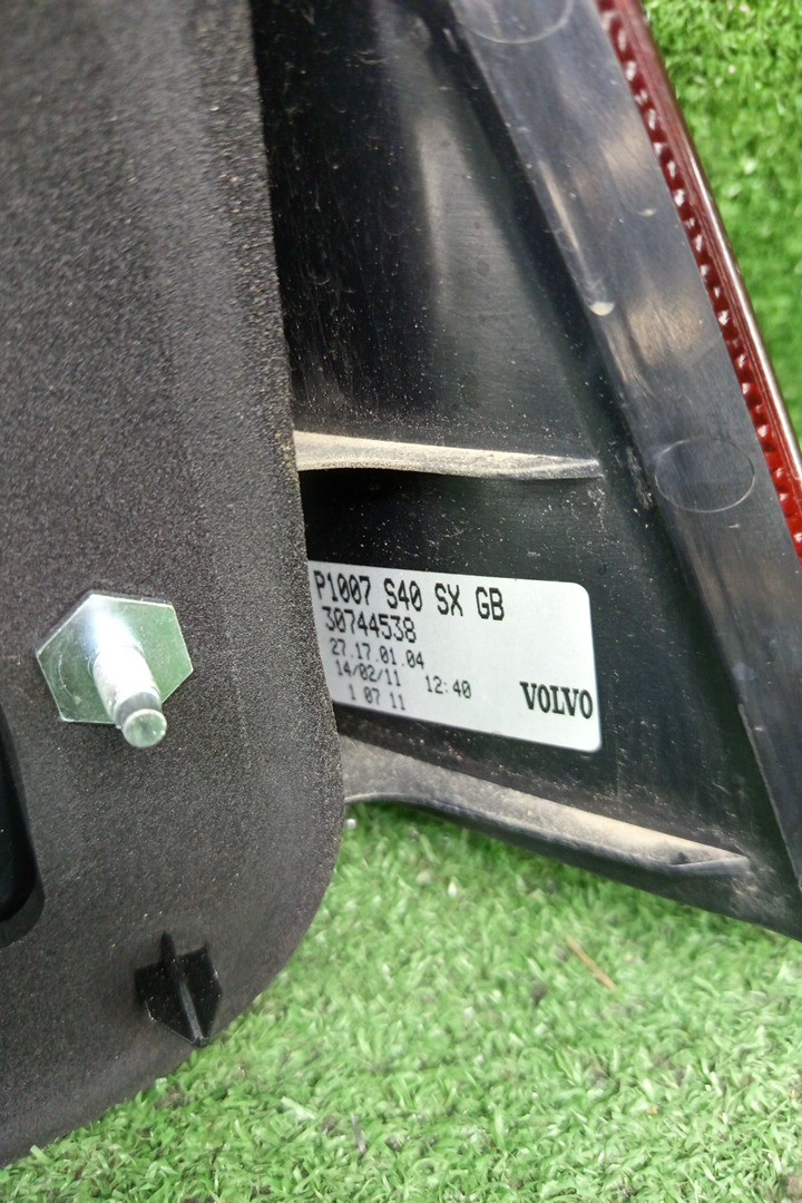 Стоп-сигнал левый задний VOLVO S40 MS20, MS21, MS76, MS77, MS84, MS50, MS58, MH67, MS67, MS68, MH68, MS, MS75, MS43, MS38, MS66 3 ракурс