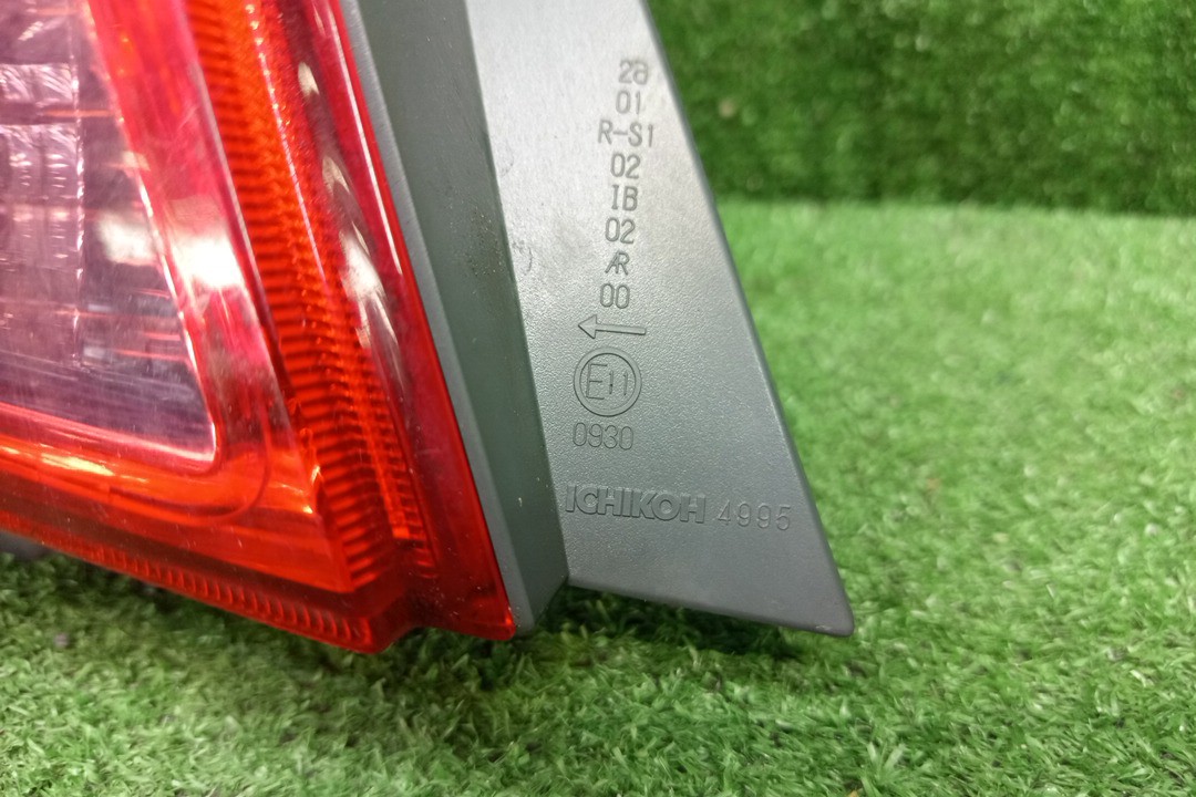 Стоп-сигнал левый задний HONDA FIT, JAZZ GD2, GD3, GD4, GD1 2 ракурс