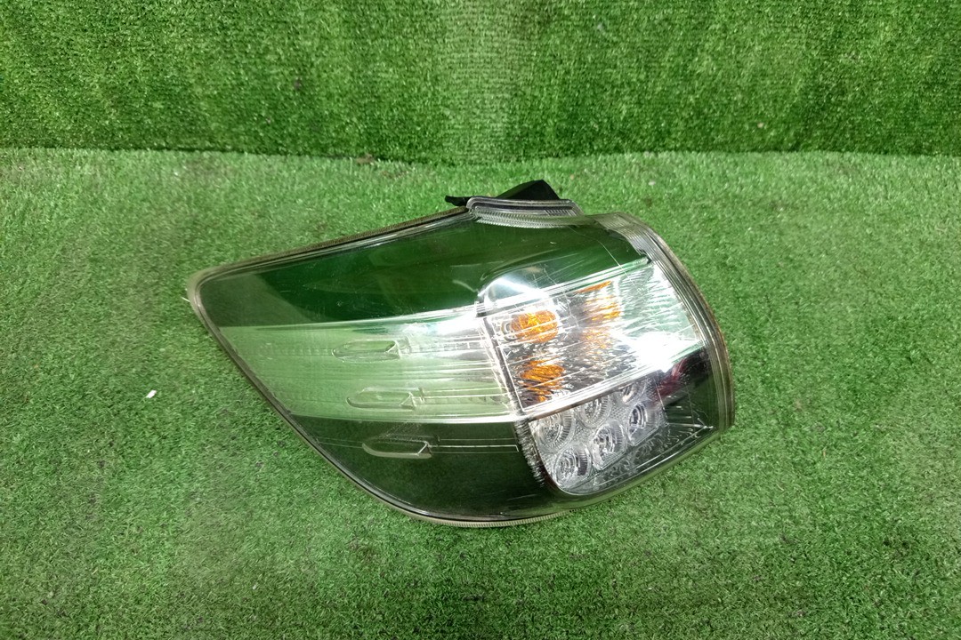 Стоп-сигнал левый задний TOYOTA WISH ZGE20W, ZGE20G, ZGE25W, ZGE21G, ZGE22W, ZGE25G 1 ракурс