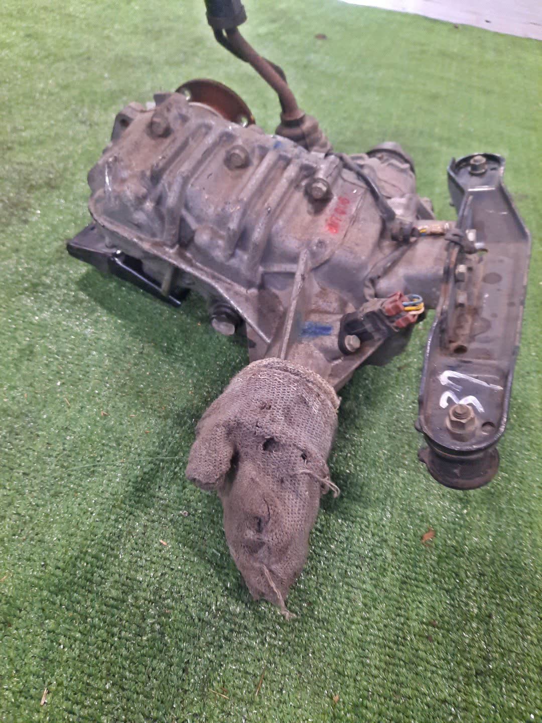 Раздатка NISSAN KIX H59A 4A30-T 2 ракурс