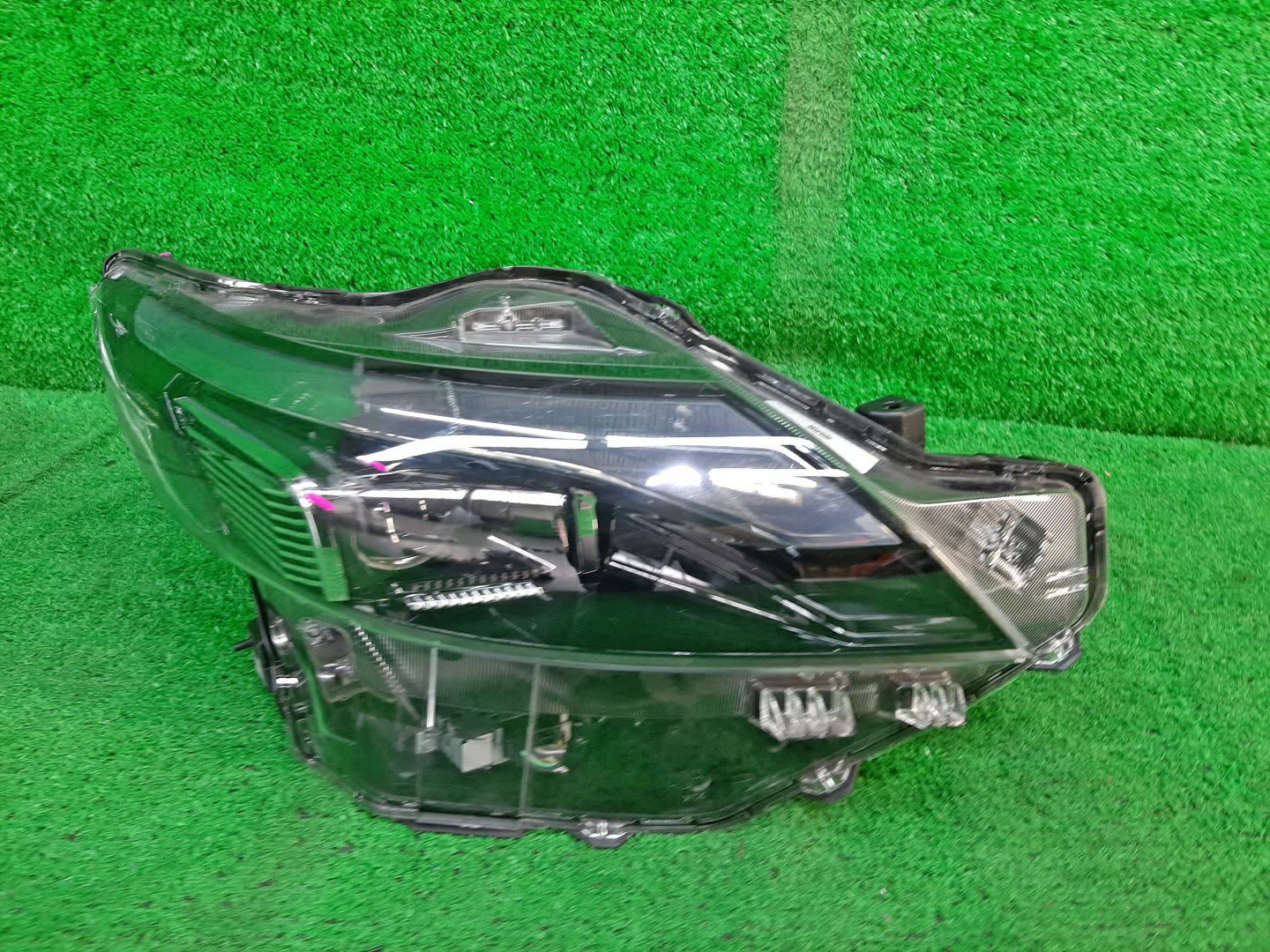 Фара правая передняя NISSAN ROOX B44A 1 ракурс