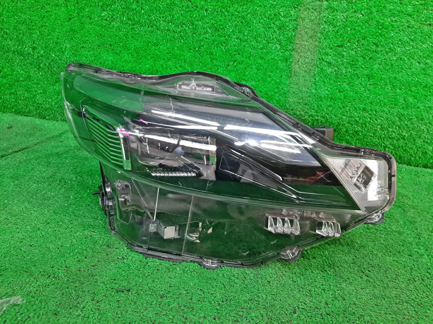 Фара правая передняя NISSAN ROOX B44A 2 ракурс