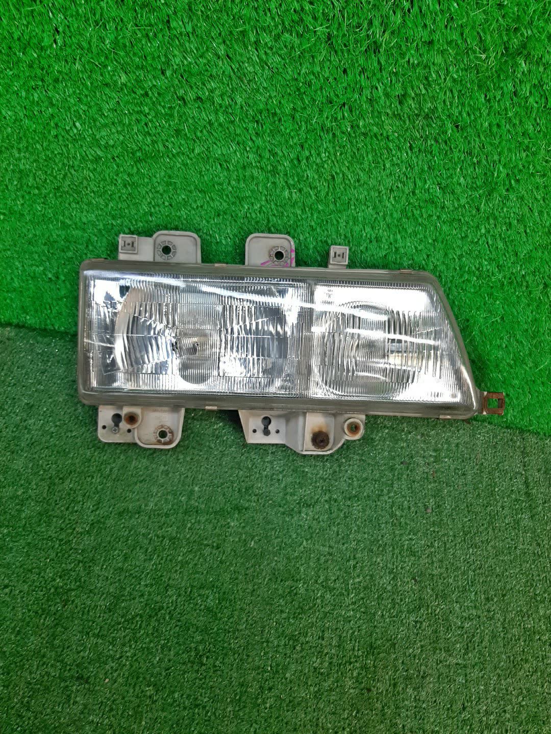 Фара правая передняя ISUZU ELF NKR69 1 ракурс