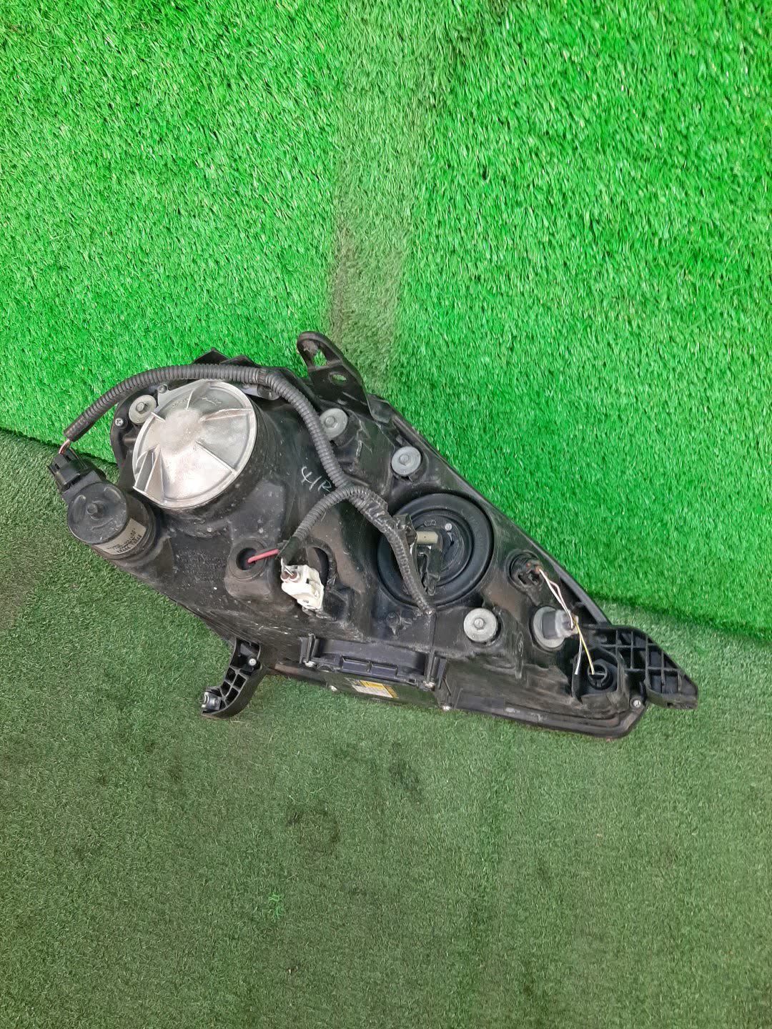 Фара левая передняя TOYOTA BREVIS JCG10, JCG11, JCG15 2 ракурс