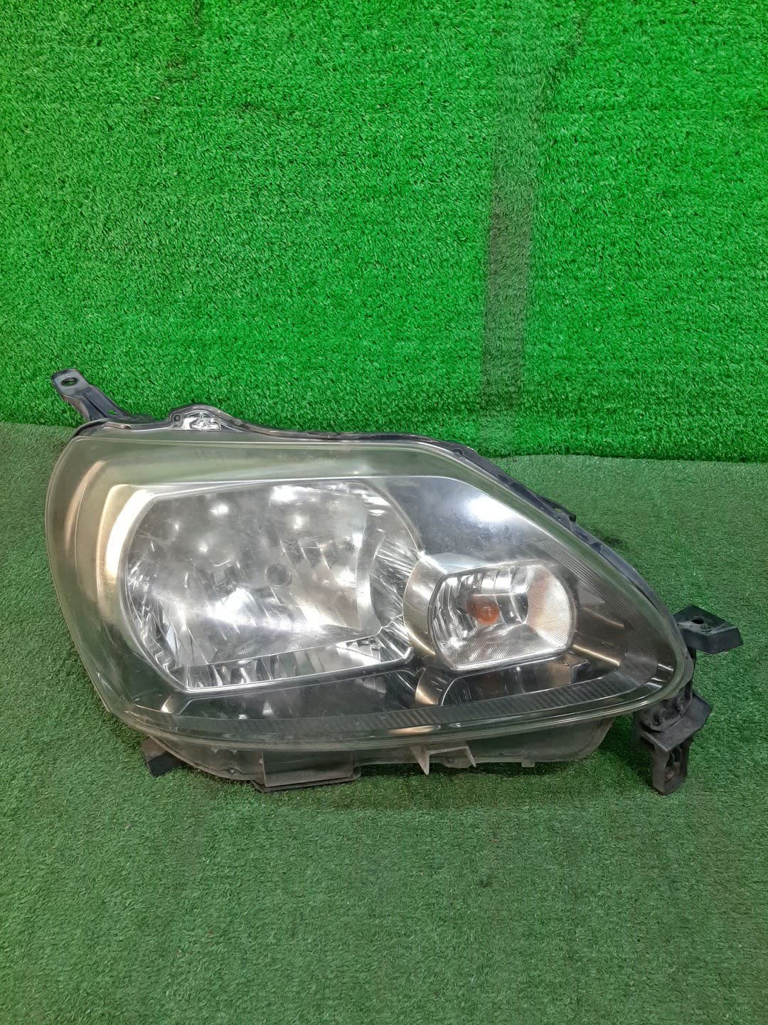 Фара правая передняя TOYOTA PORTE NCP141, NSP140, NSP141, NCP145 1 ракурс