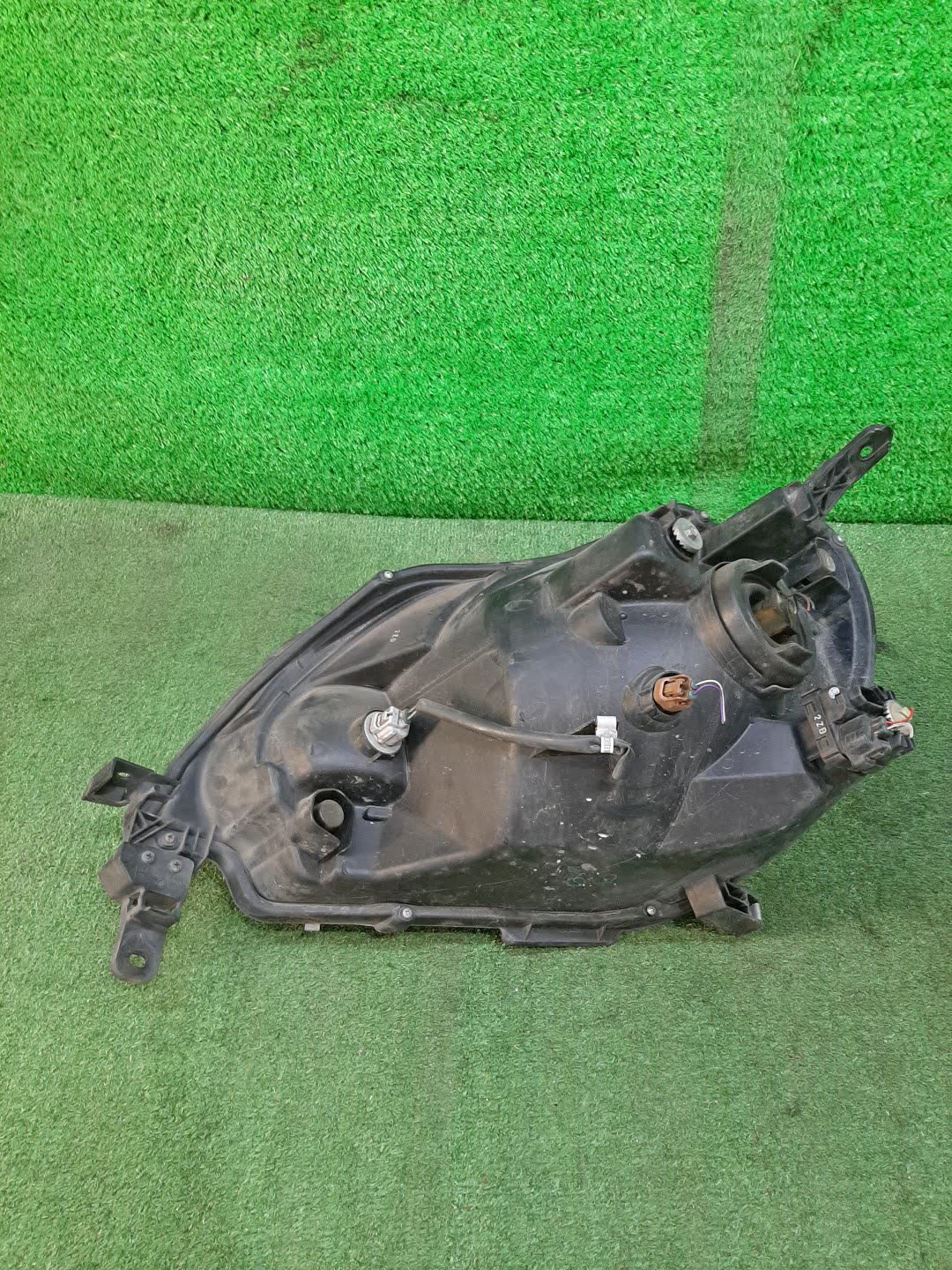 Фара правая передняя TOYOTA PORTE NCP141, NSP140, NSP141, NCP145 2 ракурс