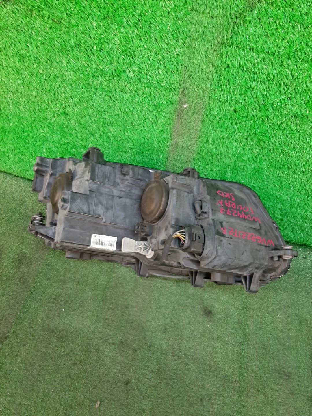 Фара левая передняя VOLKSWAGEN TOURAN 1T3 WVGZZZ1TZBW044277 3 ракурс