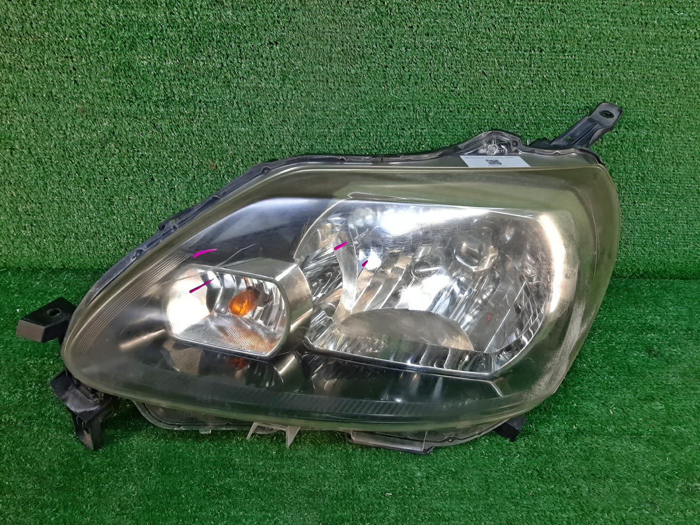Фара левая передняя TOYOTA PORTE NCP141, NSP140, NSP141, NCP145 1 ракурс