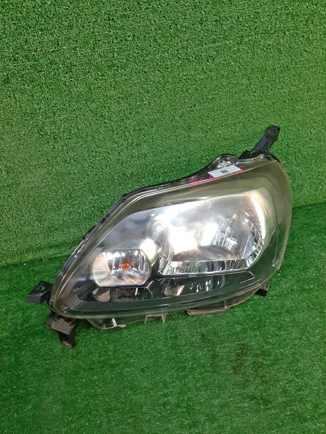 Фара левая передняя TOYOTA PORTE NCP141, NSP140, NSP141, NCP145 1 ракурс