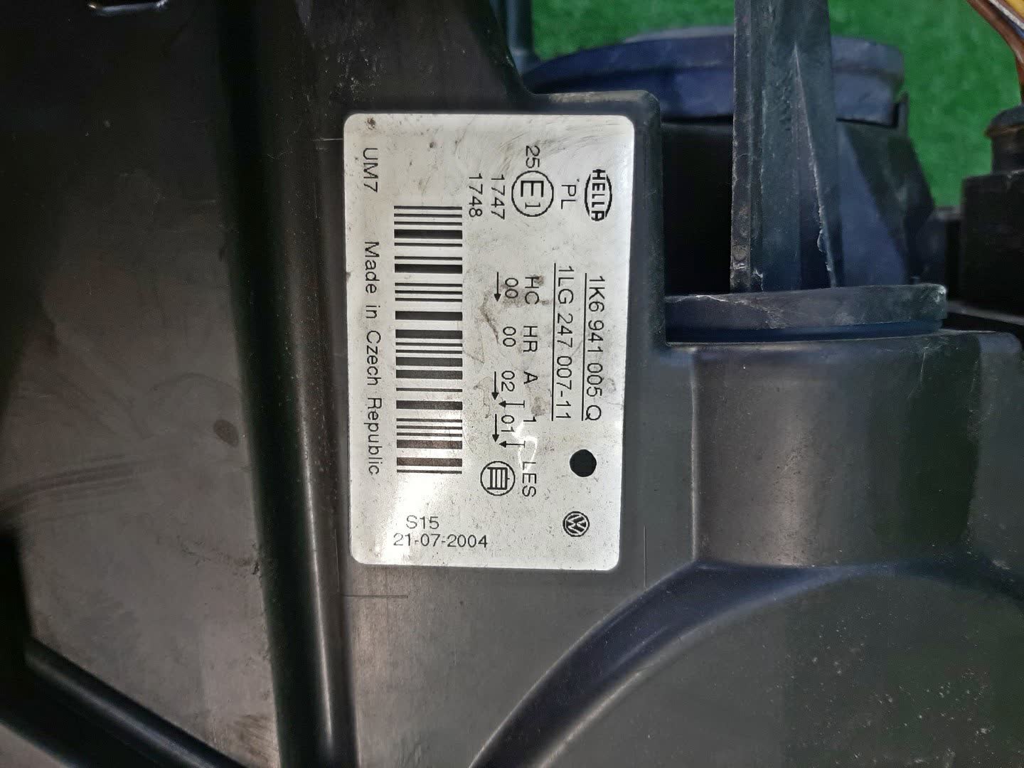 Фара левая передняя VOLKSWAGEN GOLF, JETTA MK5, 1K5, 1K1, A5, 1K2 3 ракурс