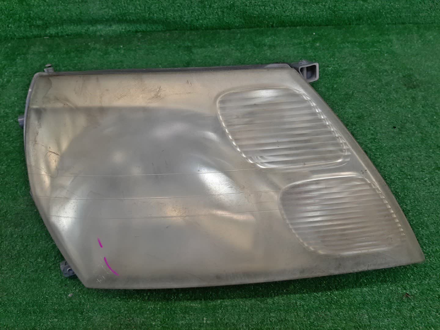 Фара правая передняя TOYOTA GRAND HIACE VCH10W, KCH10W, VCH16W, KCH16W, KCH11W 1 ракурс