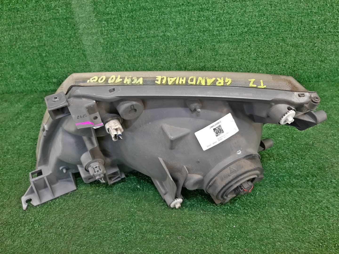 Фара правая передняя TOYOTA GRAND HIACE VCH10W, KCH10W, VCH16W, KCH16W, KCH11W 3 ракурс