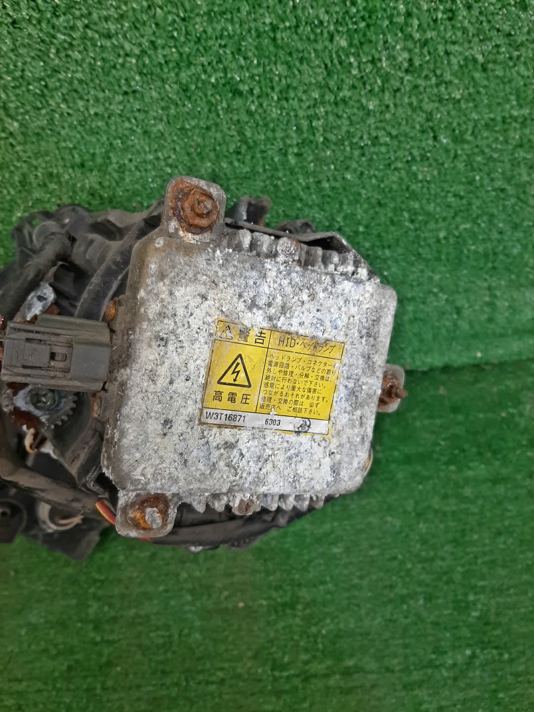 Фара правая передняя MITSUBISHI i HA1W 3 ракурс