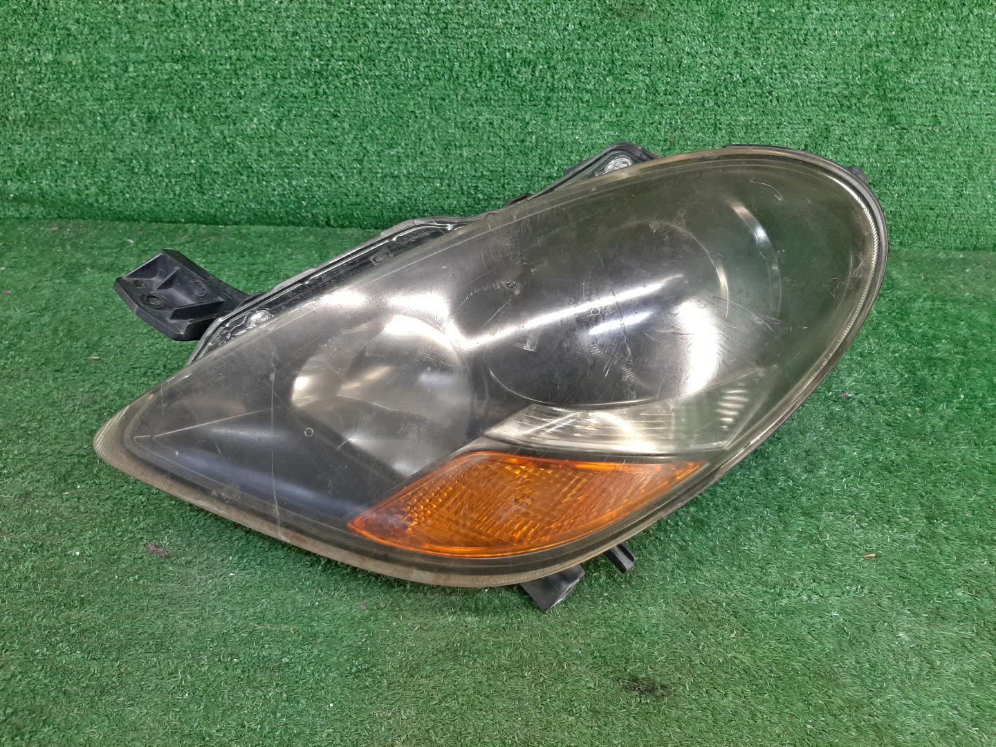 Фара левая передняя MITSUBISHI i HA1W 1 ракурс