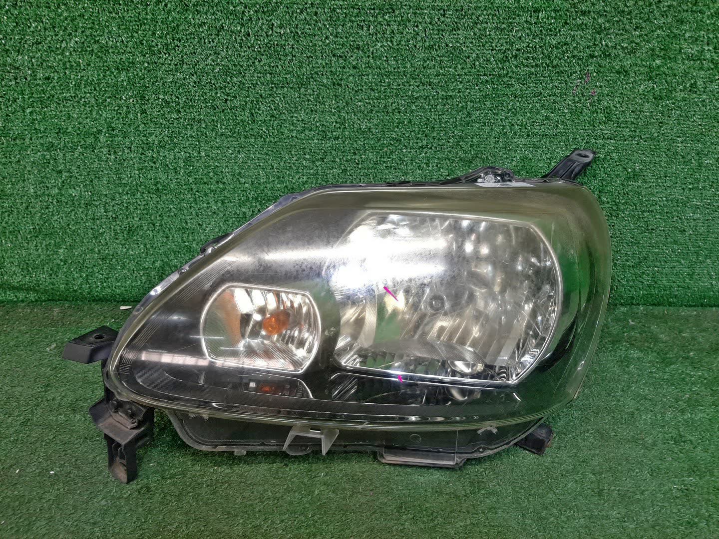 Фара левая передняя TOYOTA PORTE NCP141, NSP140, NSP141, NCP145 1 ракурс