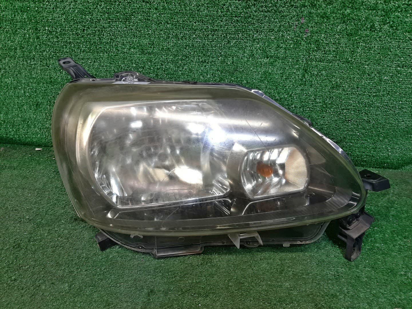 Фара правая передняя TOYOTA PORTE NCP141, NSP140, NSP141, NCP145 1 ракурс