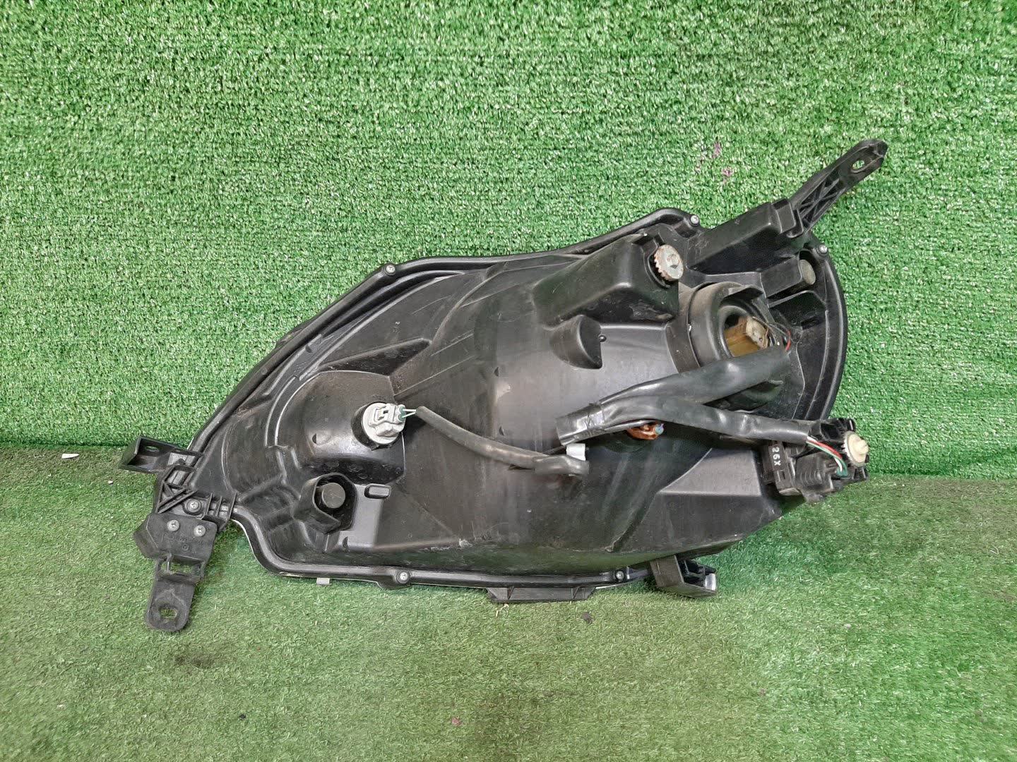 Фара правая передняя TOYOTA PORTE NCP141, NSP140, NSP141, NCP145 2 ракурс